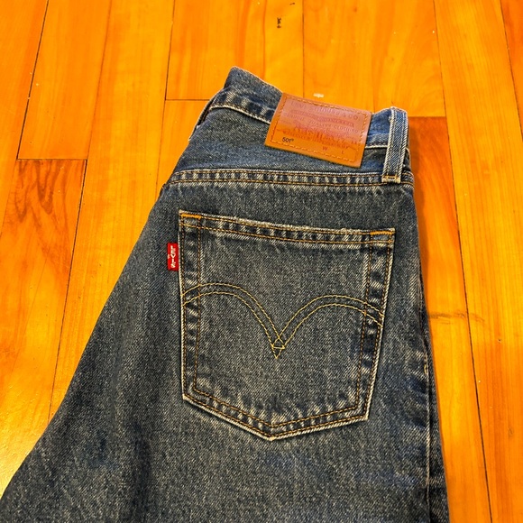 LEVIS 501 size 24 like new - Picture 2 of 3
